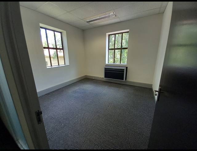631M² OFFICE TO LET IN BRYANSTON